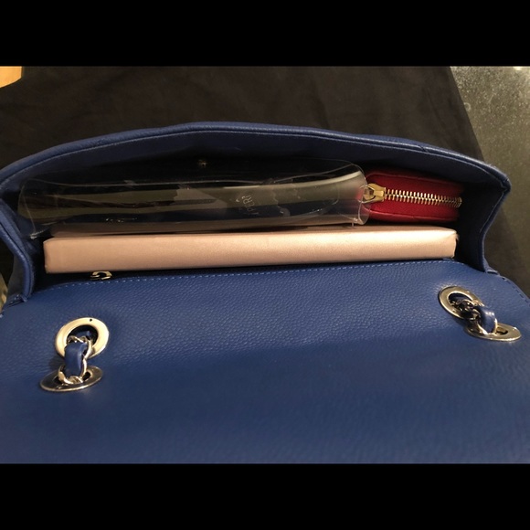 100% authentic Chanel limited edition bag - Picture 5 of 8